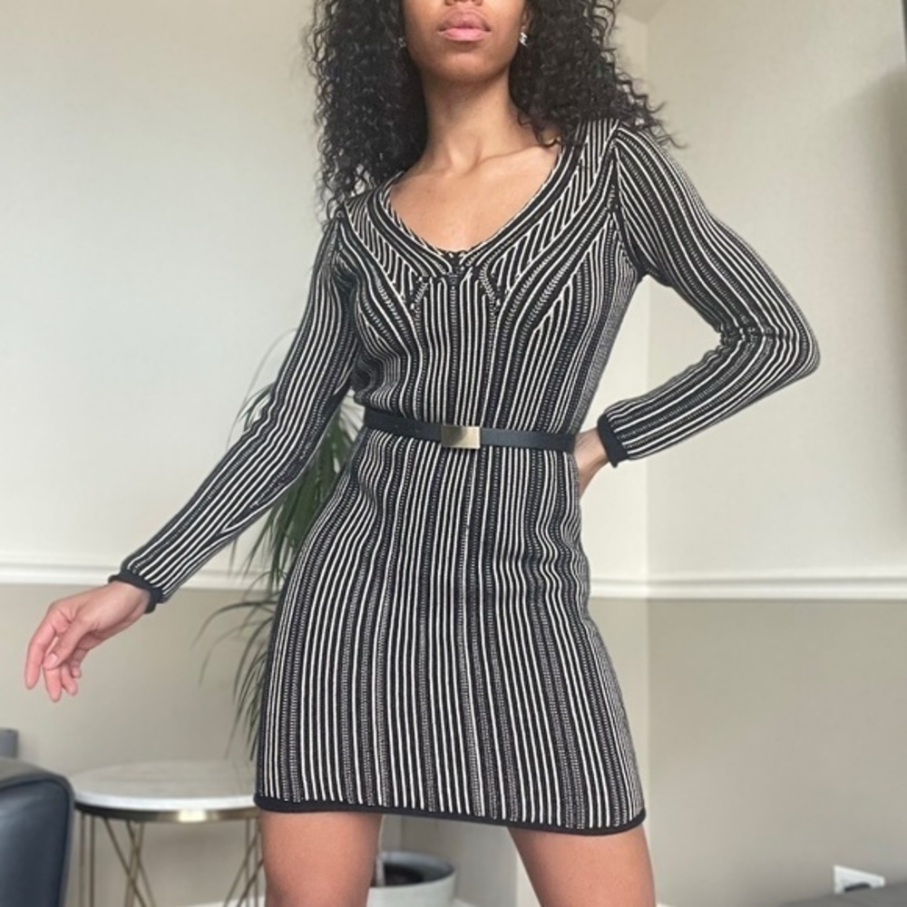 🖤Max Studio🖤 V Neck Knit Sweater Dress